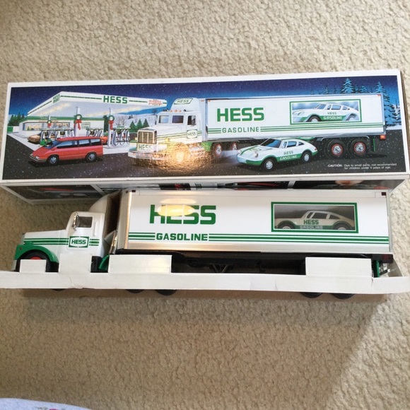 1992 Hess 18 Wheeler & Racer Collectible - Picture 2 of 3